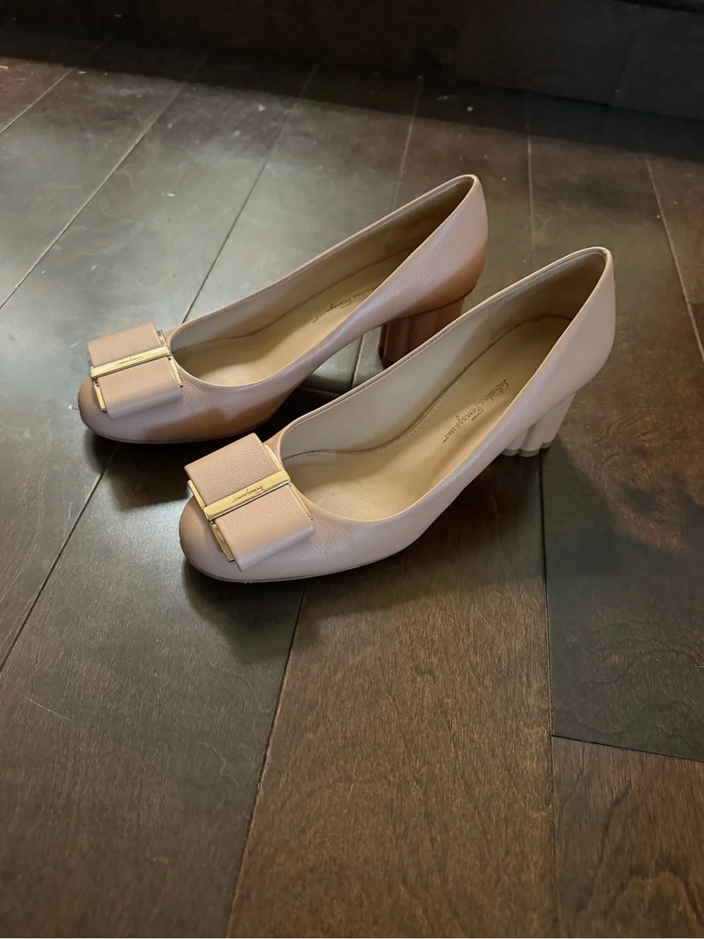 Salvatore Ferragamo Pink Leather Capua 55 bow Pumps 9D